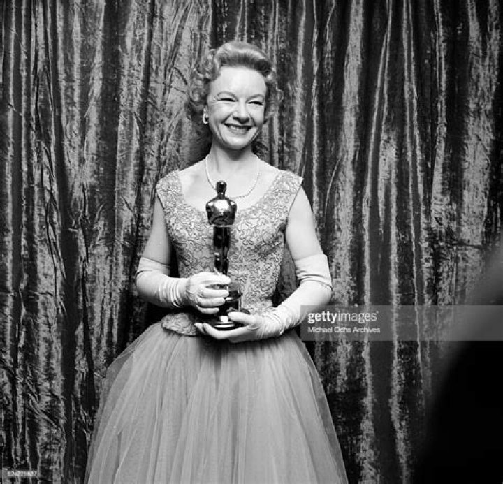 Jo Van Fleet Biography, Age, Height, Husband, Net Worth, Family