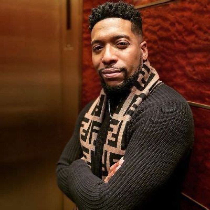 Jocko Sims biografía, edad, altura, esposo, net worth, familia
