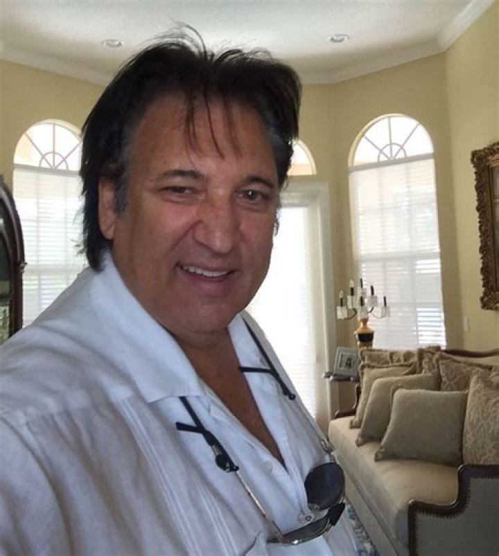 John Ferraro biografía, edad, altura, esposo, net worth, familia