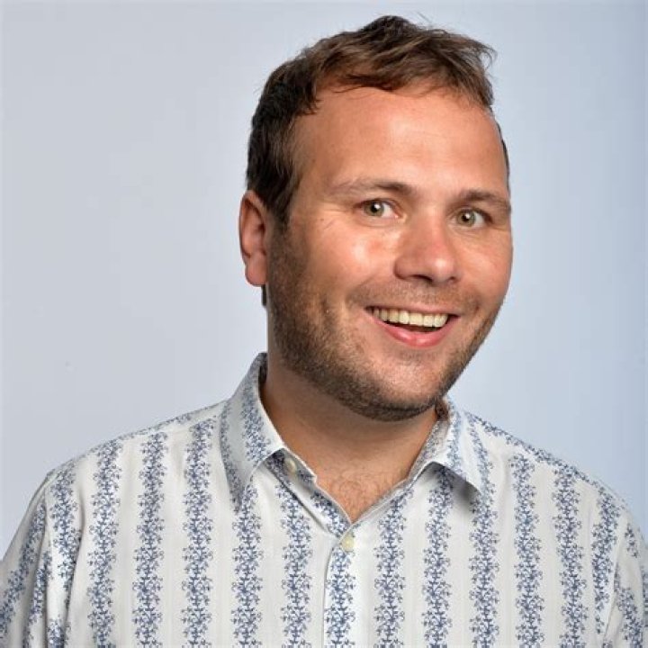 John Finnemore Biography, Age, Height, Wife, Net Worth, Family