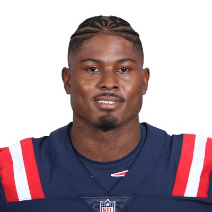 Jonathan Jones Biography, Age, Height, Wife, Net Worth, Family