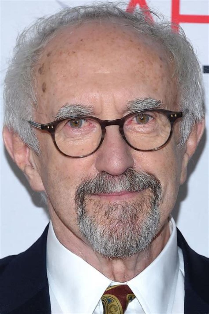 Jonathan Pryce Biography, Age, Height, Wife, Net Worth, Family