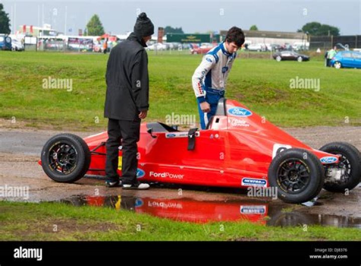 Josh Hill Biography, Age, Height, Wife, Net Worth, Family