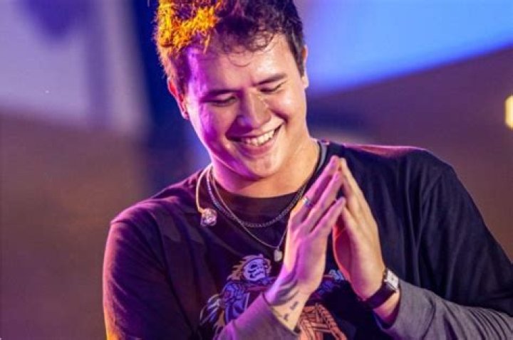 Juan Karlos Labajo Biography, Age, Height, Wife, Net Worth, Family