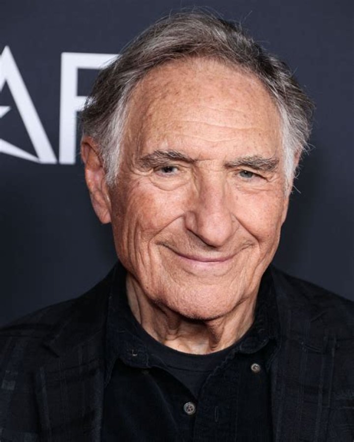 Judd Hirsch Biography, Age, Height, Wife, Net Worth, Family