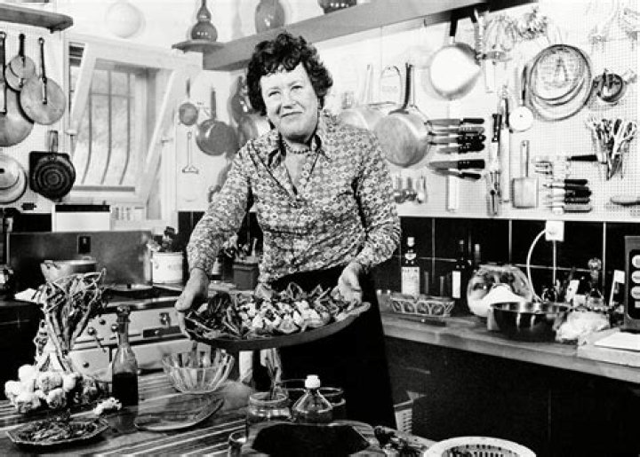 Julia Child Biography, Age, Height, Husband, Net Worth, Family