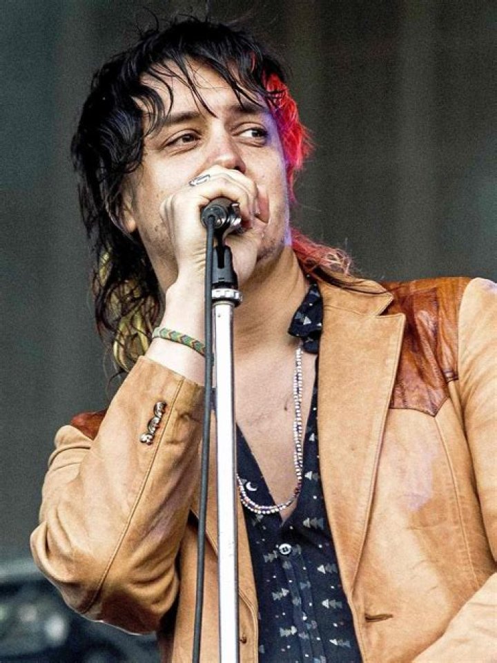 Julian Casablancas Biography, Age, Height, Wife, Net Worth, Family