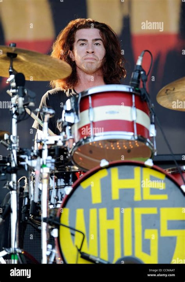 Julian Dorio Biography, Age, Height, Wife, Net Worth, Family