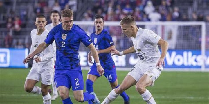 Julian Gressel Biography, Age, Height, Wife, Net Worth, Family