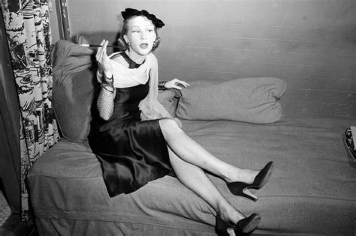 Julie Harris Biography, Age, Height, Husband, Net Worth, Family