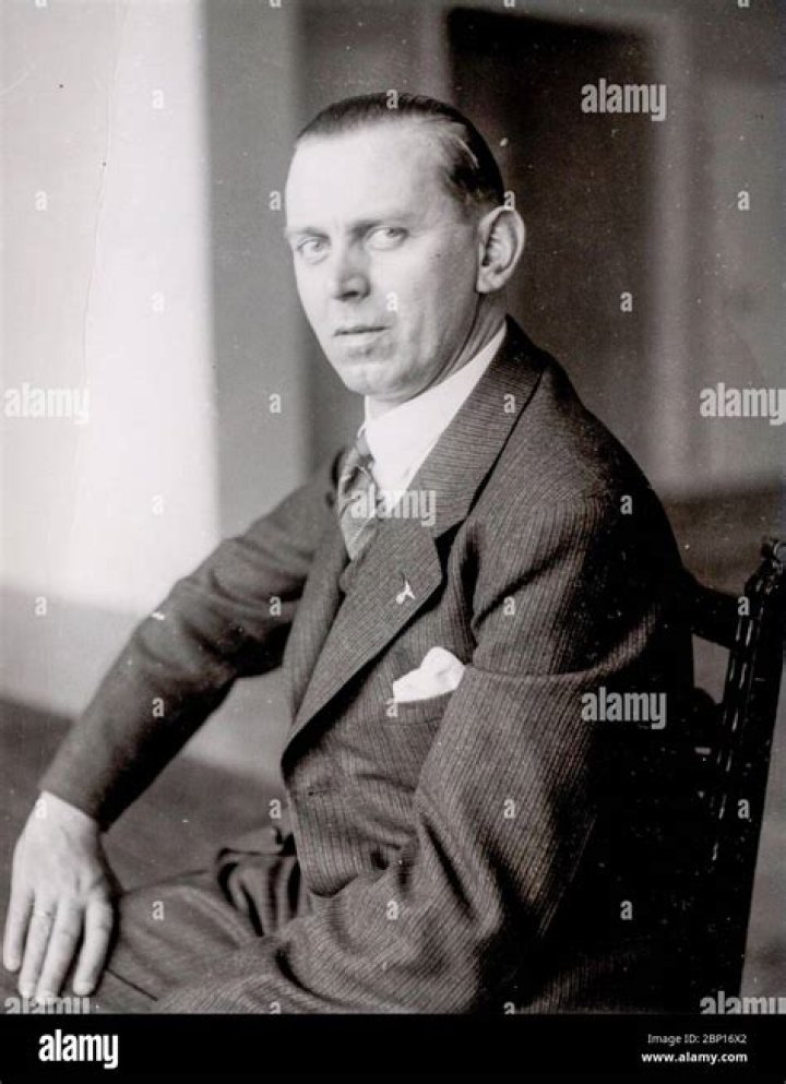 Julius Schaub Biography, Age, Height, Wife, Net Worth, Family