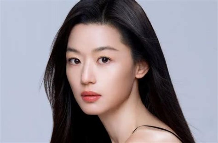 Jun Ji-hyun Biography, Age, Height, Husband, Net Worth, Family
