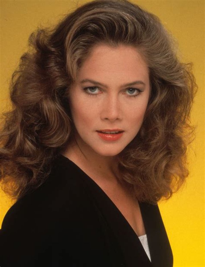 Kathleen Turner Biography, Age, Height, Husband, Net Worth, Family