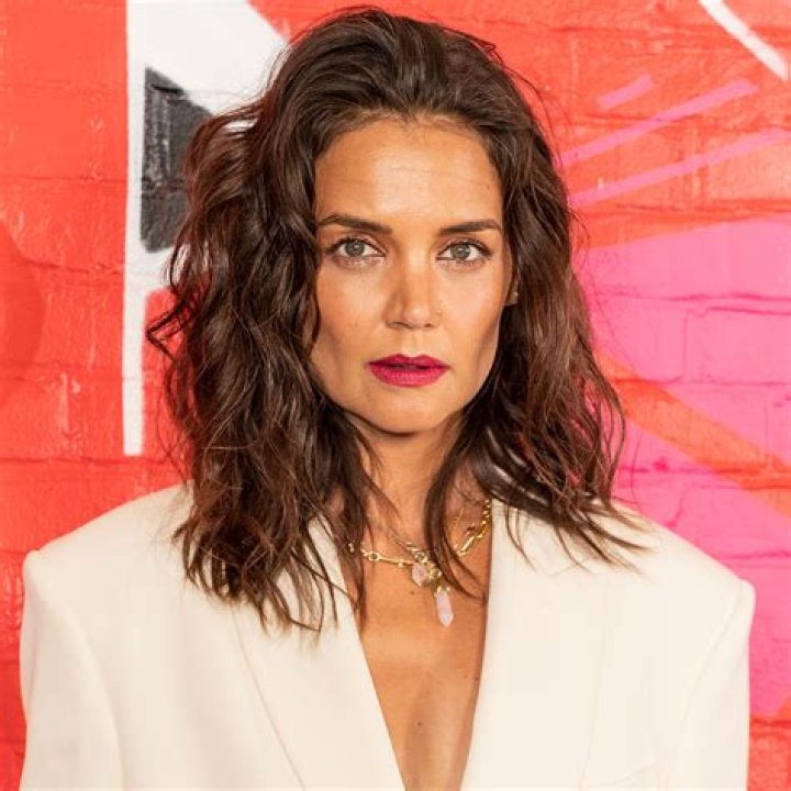 Katie Holmes Biography, Age, Height, Husband, Net Worth, Family