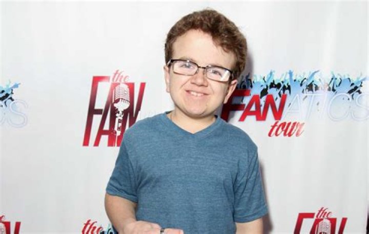 Keenan Cahill Biography, Age, Height, Wife, Net Worth, Family