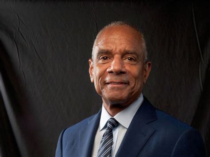 Kenneth Chenault Biography, Age, Height, Wife, Net Worth, Family