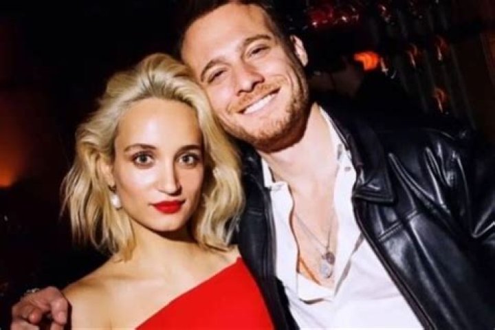 Kerem Bürsin biografía, edad, altura, esposo, net worth, familia