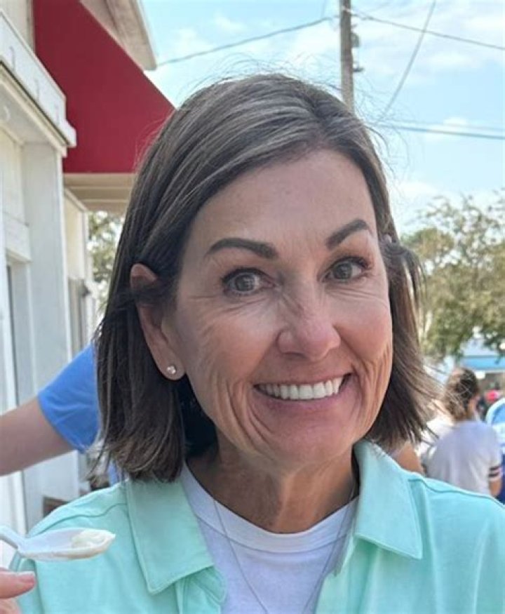 Kim Reynolds Biography, Age, Height, Husband, Net Worth, Family