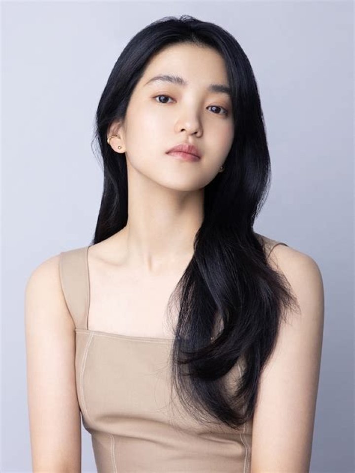 Kim Tae-ri Biography, Age, Height, Husband, Net Worth, Family