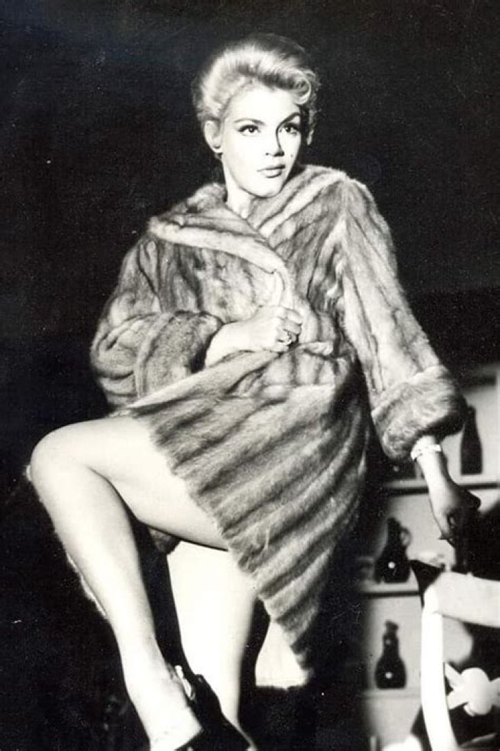 Kitty de Hoyos biografía, edad, altura, esposa, net worth, familia