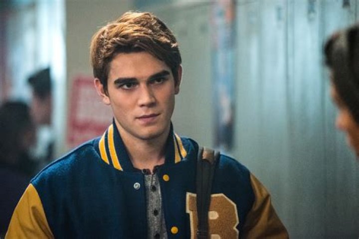 KJ Apa Biography, Age, Height, Wife, Net Worth, Family