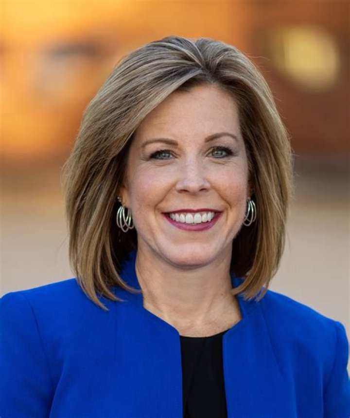 Kristen Waggoner Biography, Age, Height, Husband, Net Worth, Family