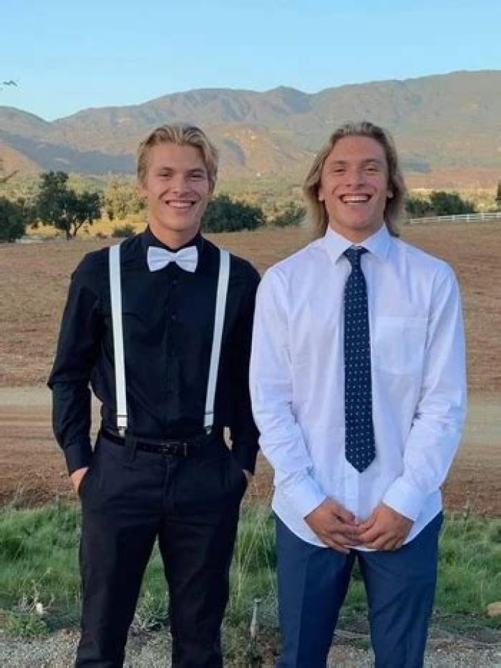 Kristopher Simmons Biography, Age, Height, Wife, Net Worth, Family