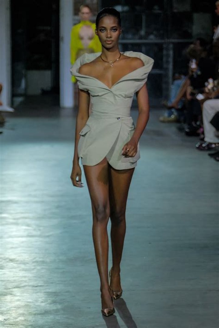 LaQuan Smith Biography, Age, Height, Wife, Net Worth, Family