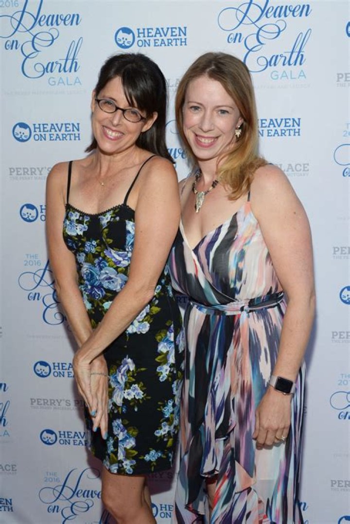 Lara Jill Miller biografía, edad, altura, esposa, net worth, familia