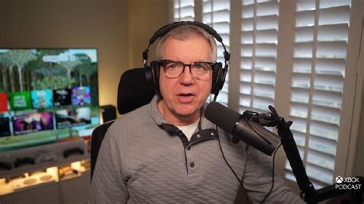 Larry Hryb Biography, Age, Height, Wife, Net Worth, Family