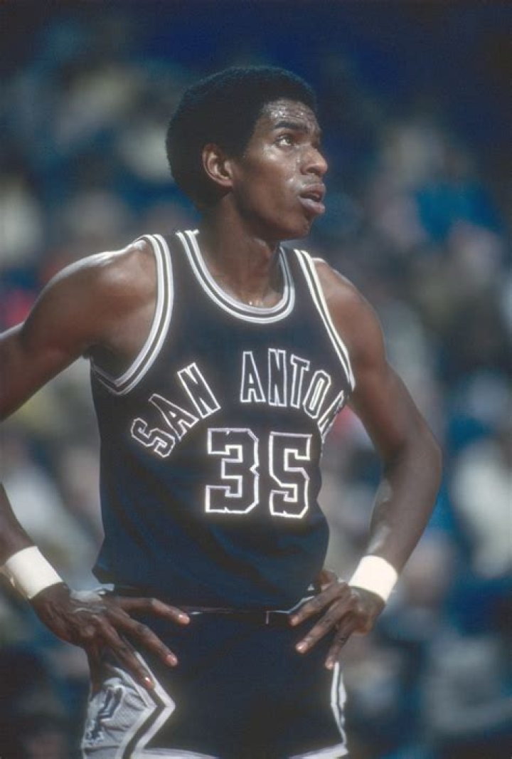 Larry Kenon Biography, Age, Height, Wife, Net Worth, Family