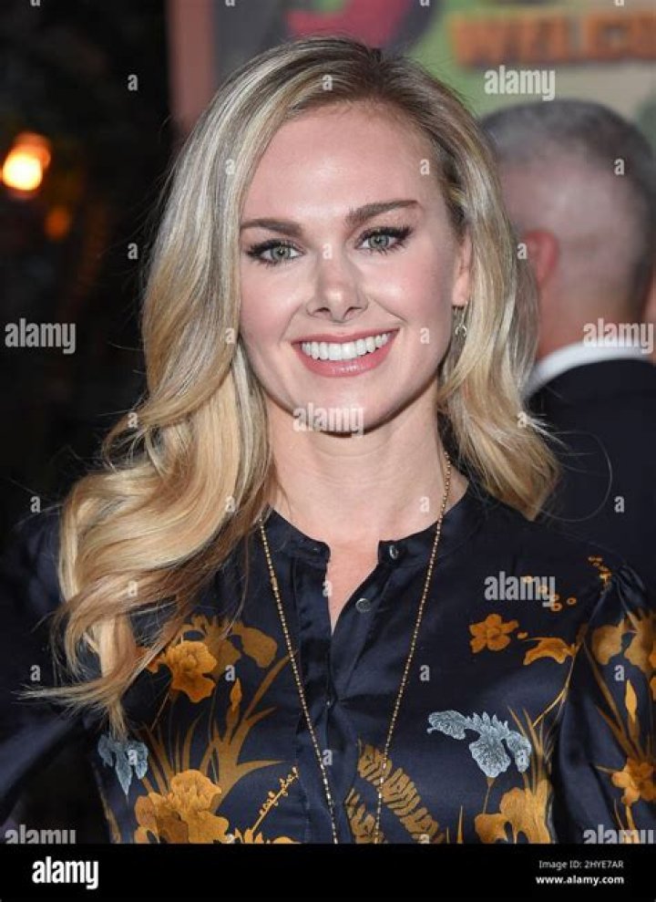 Laura Bell Bundy Biography, Age, Height, Husband, Net Worth, Family
