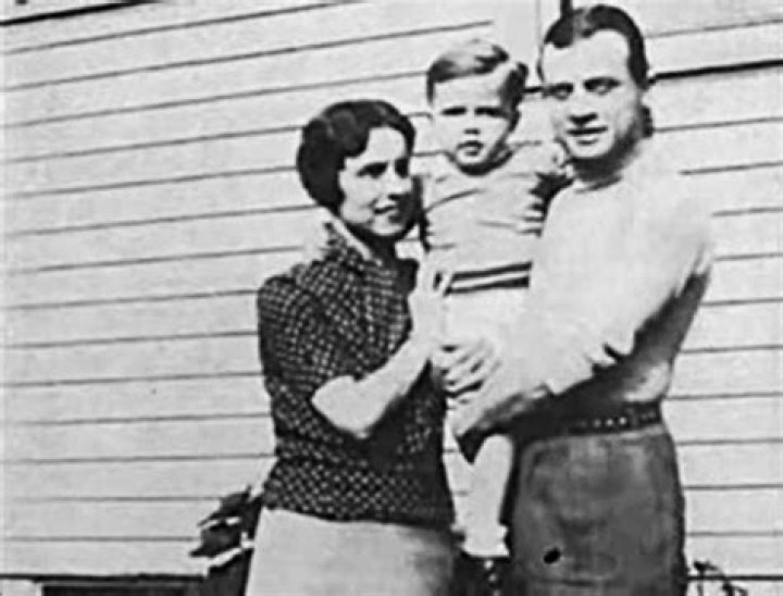 Laura Bullivant biografía, edad, altura, esposa, net worth, familia