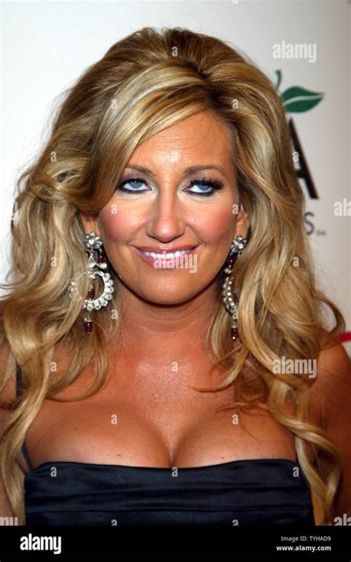 Lee Ann Womack Biography, Age, Height, Husband, Net Worth, Family