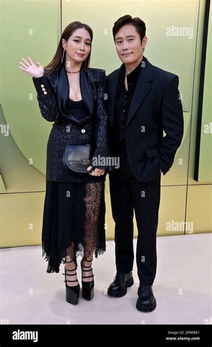 Lee Min-jung Biography, Age, Height, Husband, Net Worth, Family