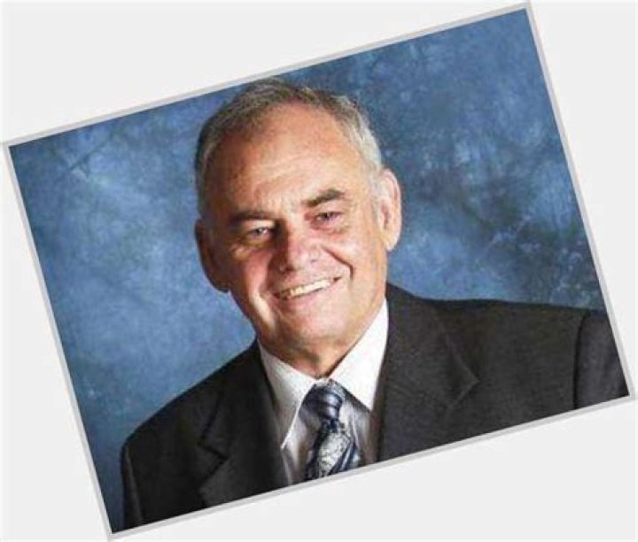 Len Roberts Biography, Age, Height, Wife, Net Worth and Family