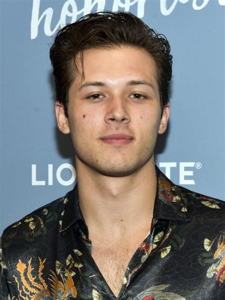 Leo Howard Biography, Age, Height, Wife, Net Worth, Family