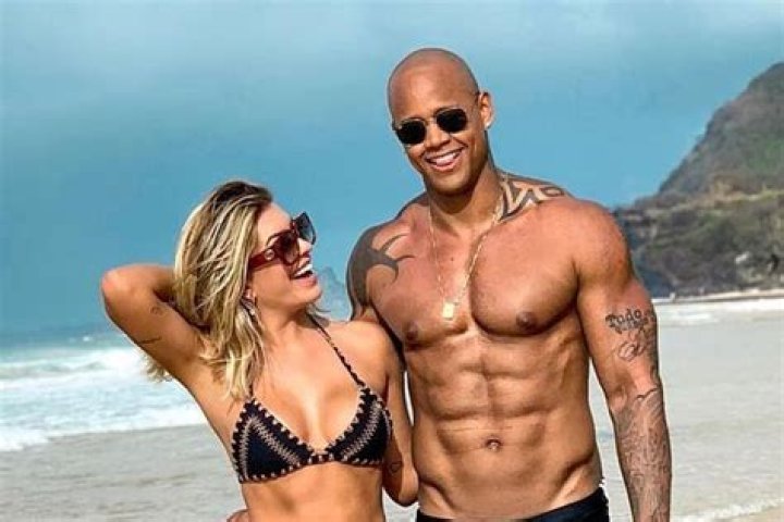 Leo Santana Biography, Age, Height, Net Worth, Family