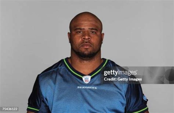 Leroy Hill Biography, Age, Height, Wife, Net Worth, Family