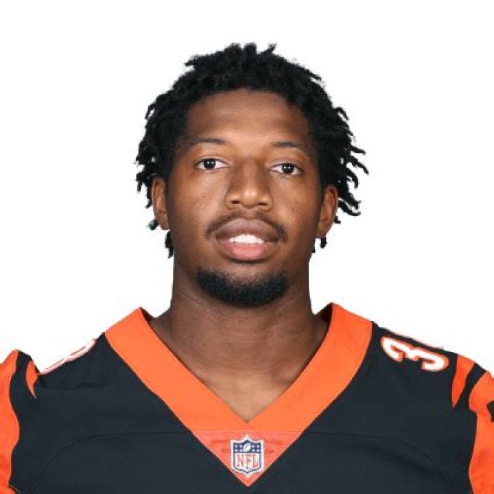 LeShaun Sims Biography, Age, Height, Wife, Net Worth, Family