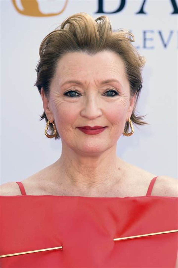 Lesley Manville Biography, Age, Height, Husband, Net Worth, Family