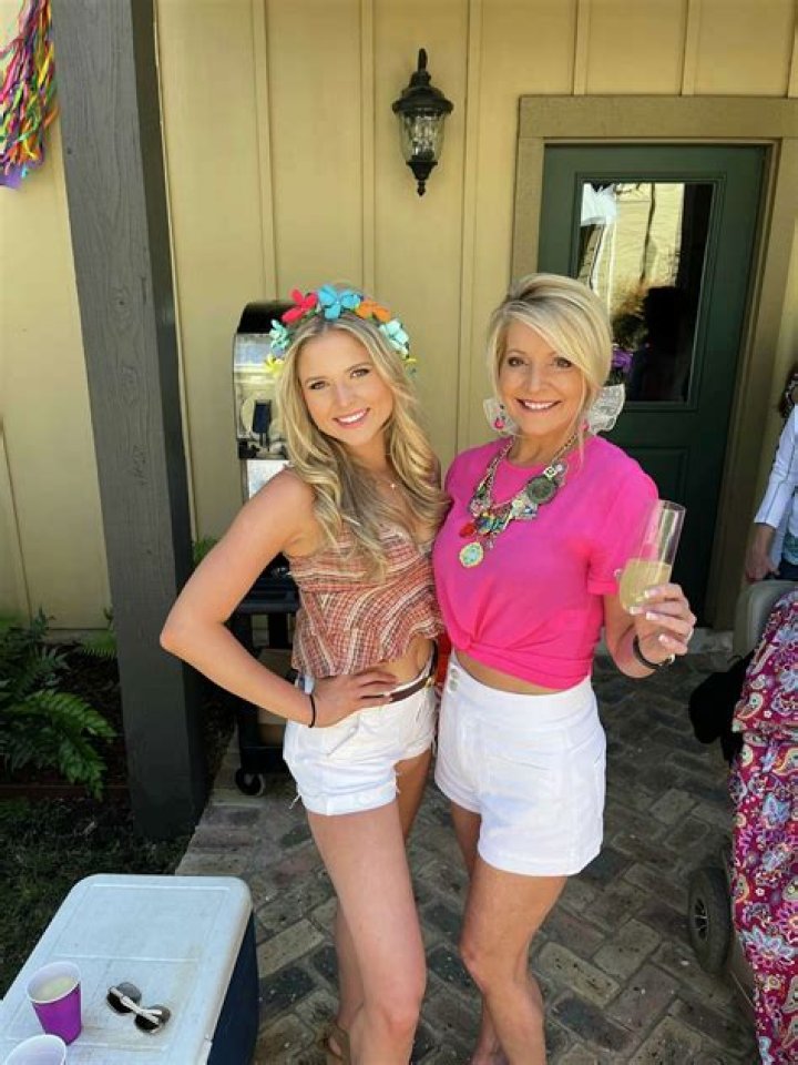 Leslie Mouton Biography, Age, Height, Husband, Net Worth, Family