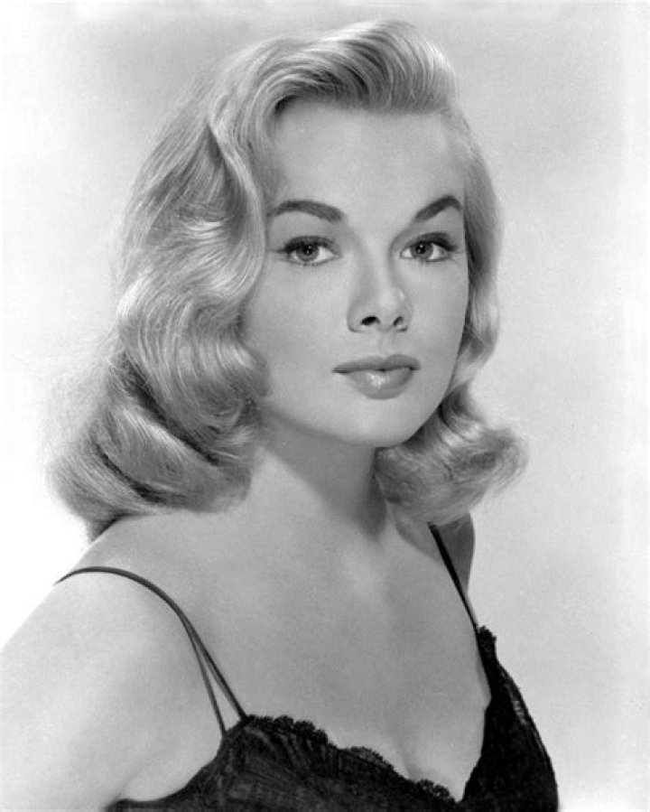 Leslie Parrish biografía, edad, altura, esposa, net worth, familia