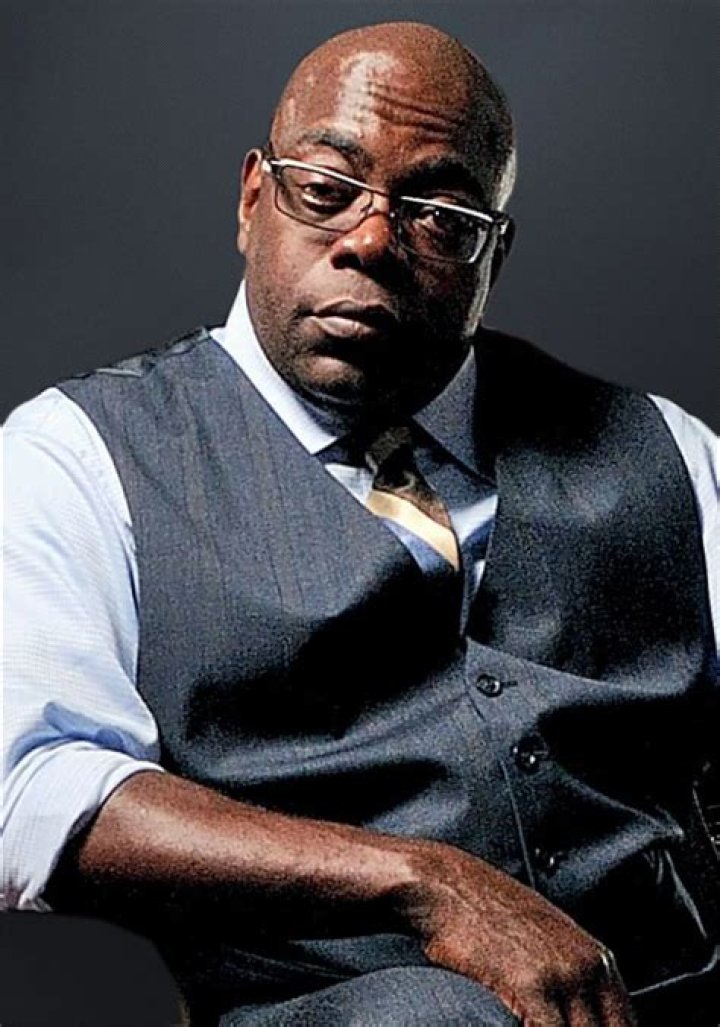 Lesra Martin Biography, Age, Height, Wife, Net Worth, Family