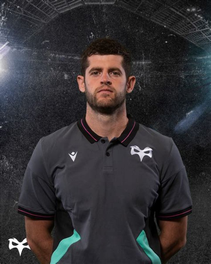 Liam Thomas Biography, Age, Height, Wife, Net Worth, Family