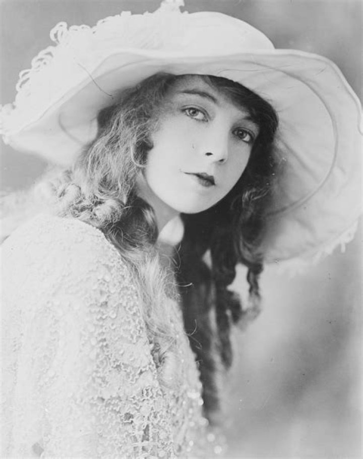 Lillian Gish Biography, Age, Height, Husband, Net Worth, Family