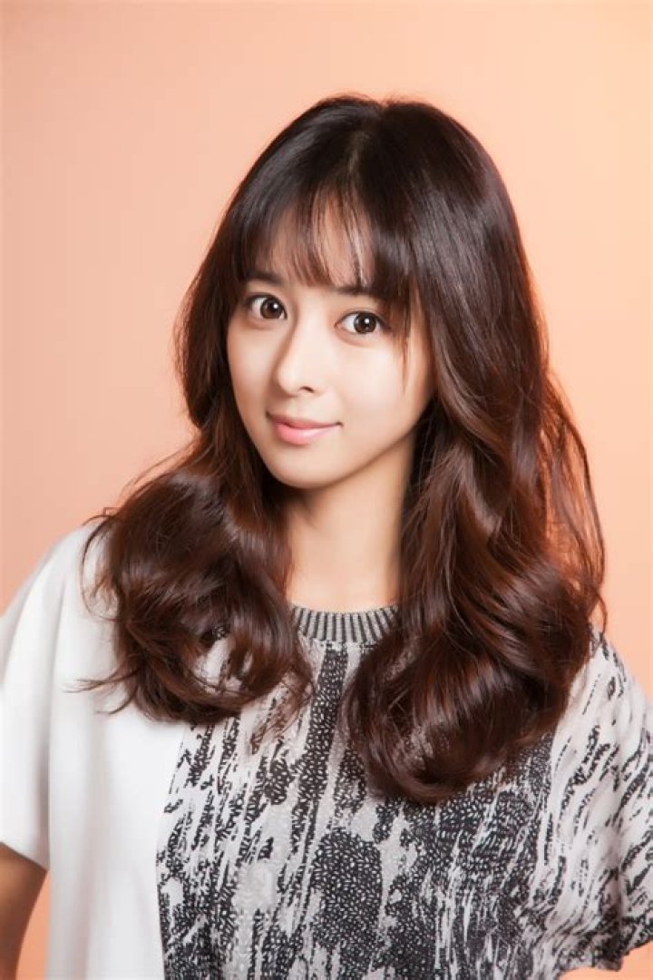 Lim Eun-kyung Biography, Age, Height, Husband, Net Worth, Family