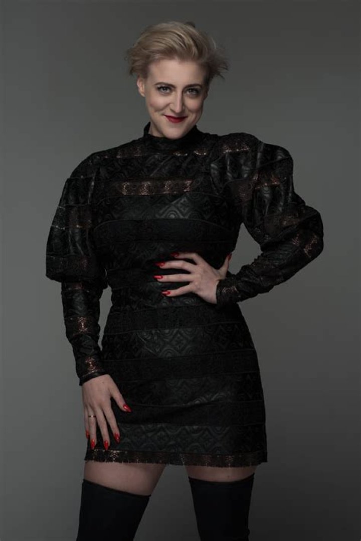 Lindsay Dracass Biography, Age, Height, Husband, Net Worth, Family