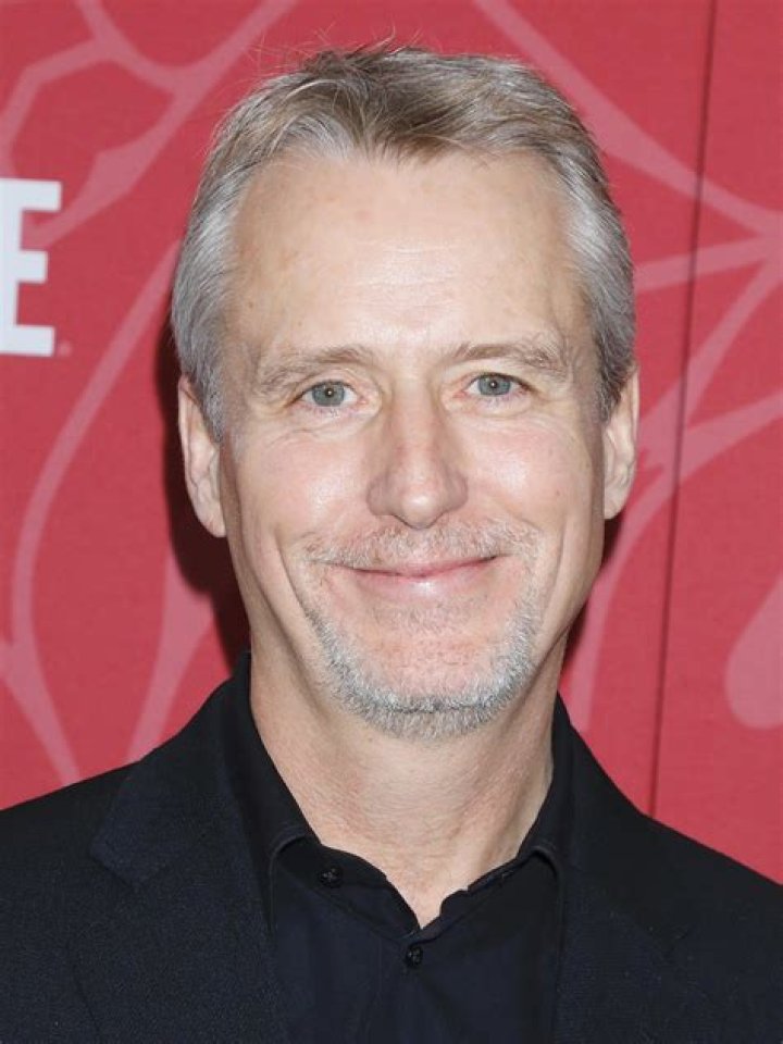 Linus Roache biografía, edad, altura, esposo, net worth, familia