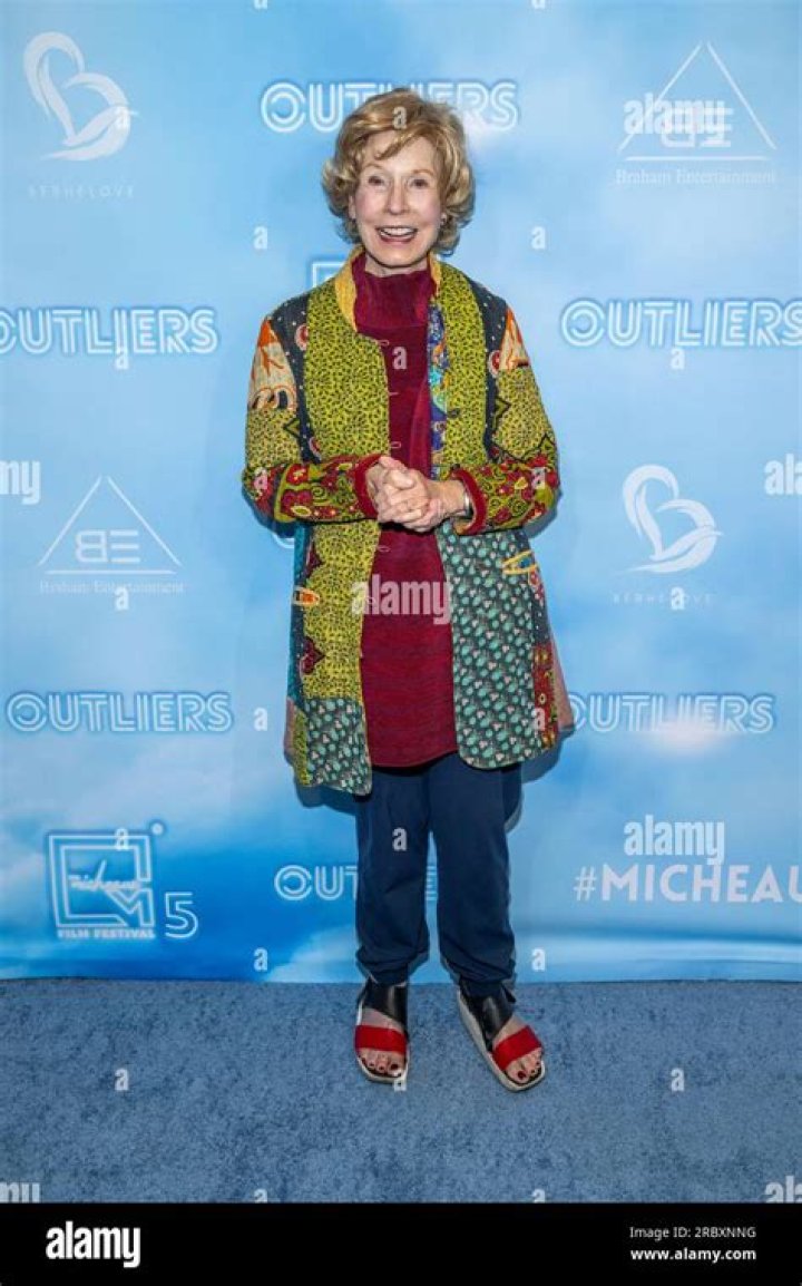 Lisa Blake Richards Biography, Age, Height, Husband, Net Worth, Family